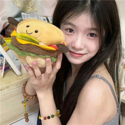 闪婚后，我成为全家福星